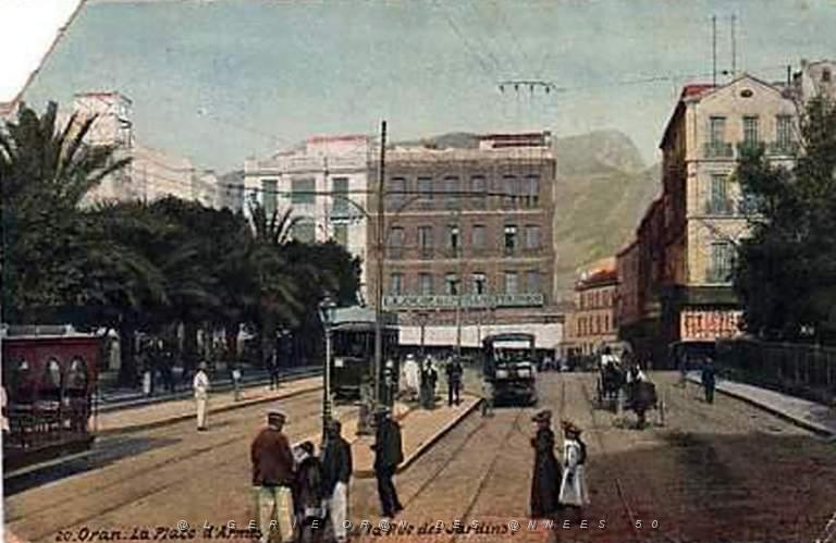 PA c- 33- Station des trams et autobus.jpg